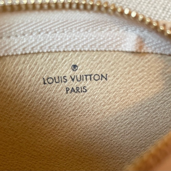 SOLD Authentic Louis Vuitton Cles Damier Azur - Picture 8 of 11